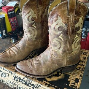 Men’s  distressed Justin bent rail tan cowboy boots